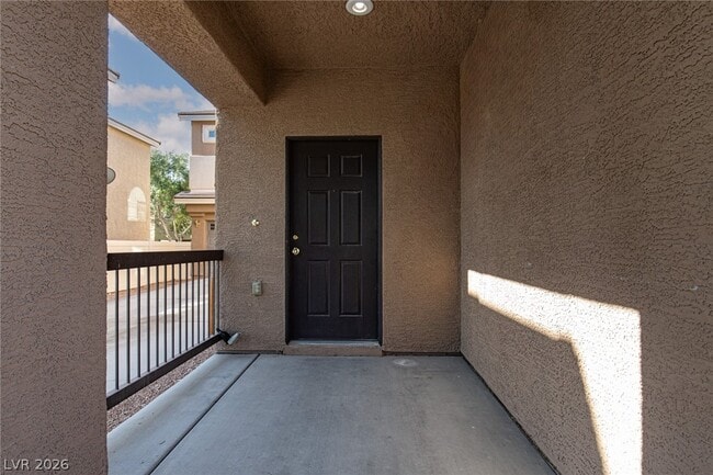 Building Photo - 5163 Tunnel Falls Dr