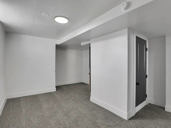 Foto del edificio - For Rent – Spacious 4-Bedroom, 2-Bath Home in Spokane Valley