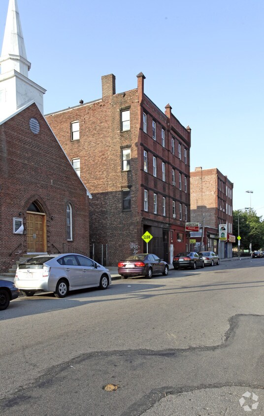 Foto del edificio - 608 Shawmut Ave