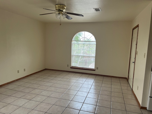 Foto principal - 1000 Wild Rose Ln