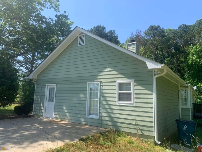 Building Photo - 745 Mt Bethel Rd