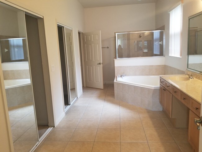 Building Photo - 3506 Forest Ridge Ln
