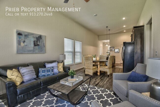 Building Photo - Reserve Townhome - Available June 9th