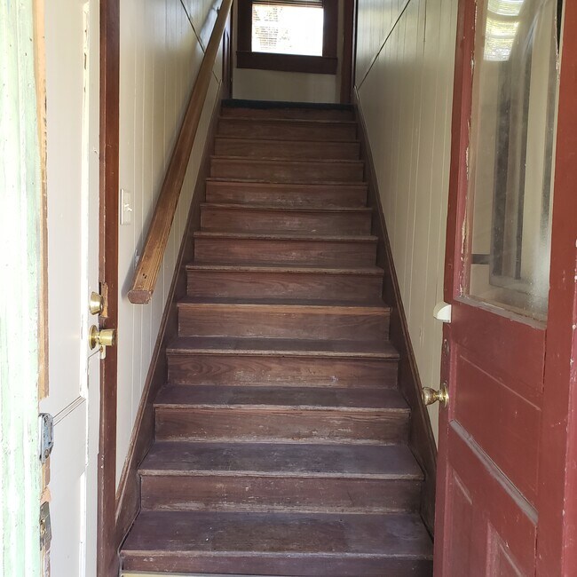 Foto del edificio - 715 N Main St