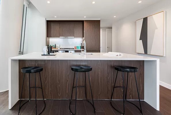 Foto del edificio - 645 W 59TH St