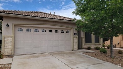 Building Photo - 333 Bainbridge Dr