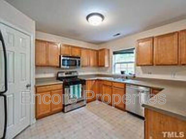 Building Photo - 6 Stepney Ct