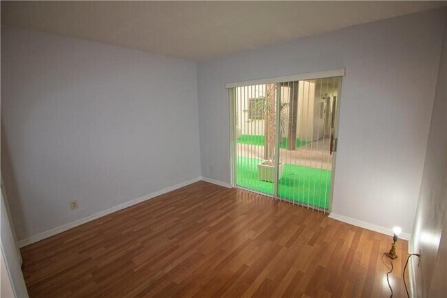 Building Photo - 6060 S Falls Circle Dr