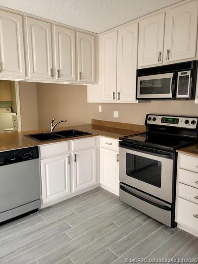 Building Photo - 3253 SW Sunset Trace Cir