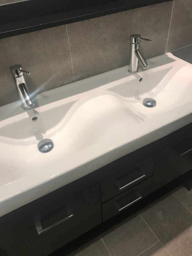 Foto del edificio - 1223 Atwood Rd