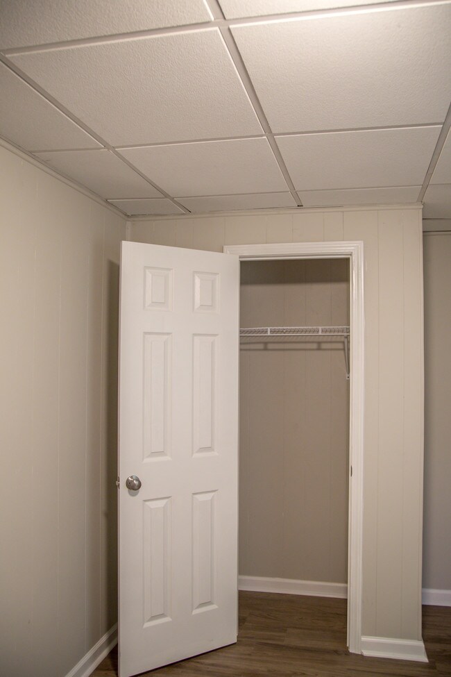 Building Photo - 1310 Forest Ave