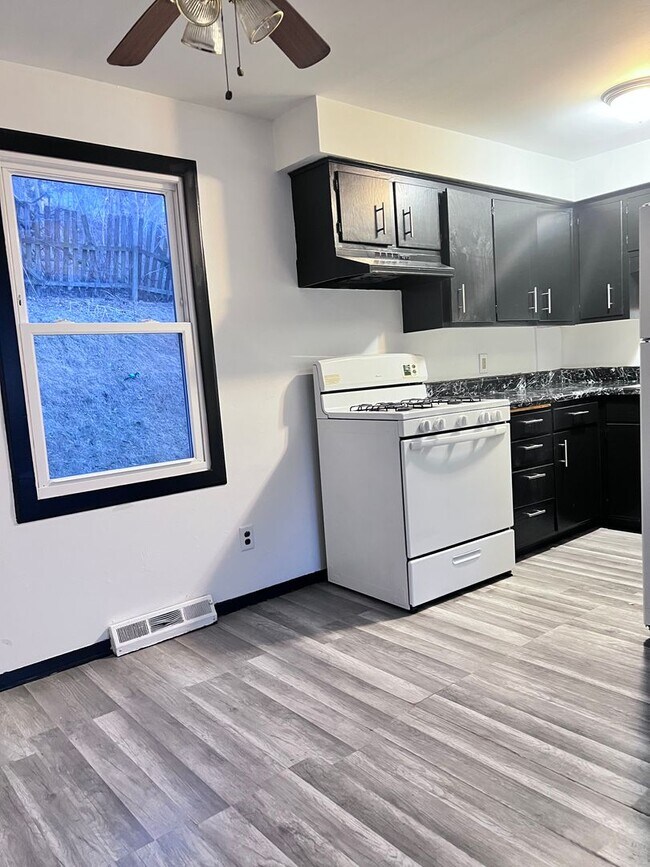 Foto del edificio - 751-751 18th Ave