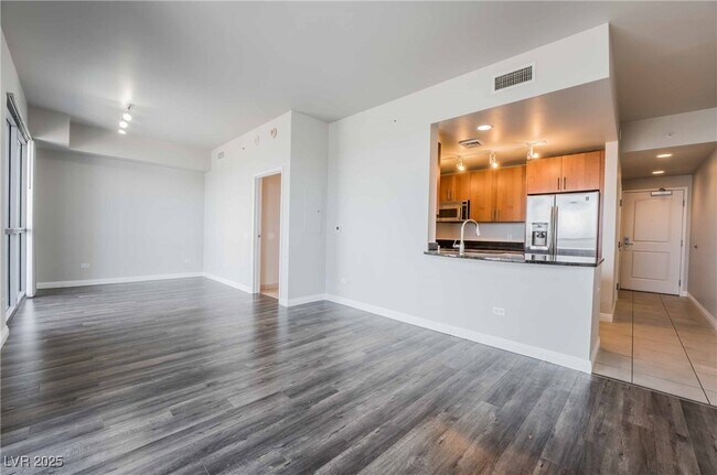 Building Photo - 200 W Sahara Ave