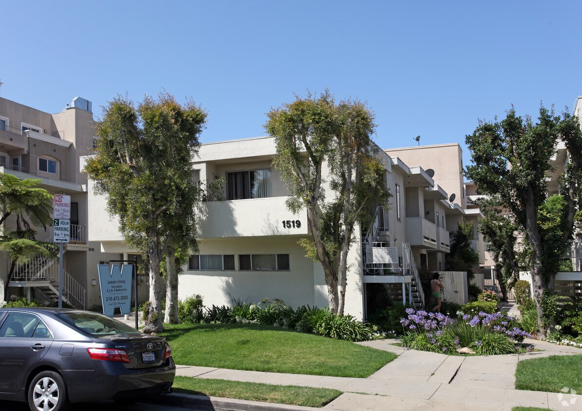 Primary Photo - 1519 Colby Ave