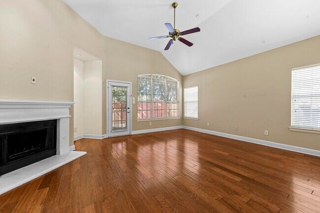 Foto del edificio - Gorgeous 3 Bedroom House for Rent in Irving!