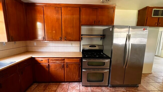Foto del edificio - 1322 S Cedar St