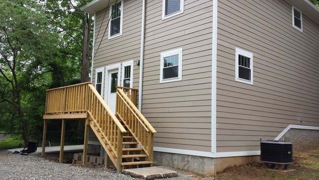 Foto del edificio - 708 S Henderson St