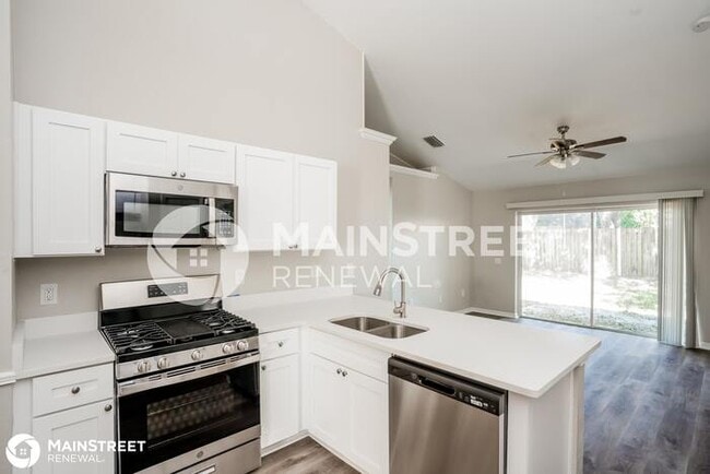Building Photo - 706 SOMERSTONE DR, VALRICO, FL 33594