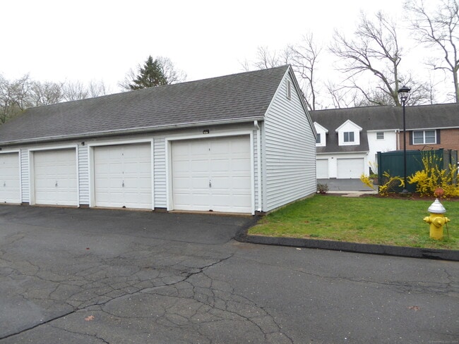 Building Photo - 190 Tomlinson Ave