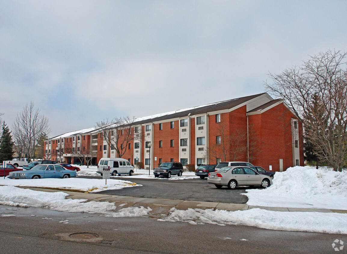 Primary Photo - Villa Park Apartments