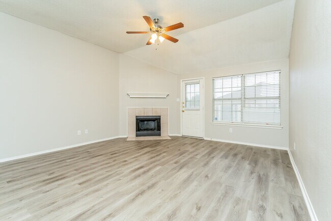 Foto del edificio - 813 Edgehill Rd