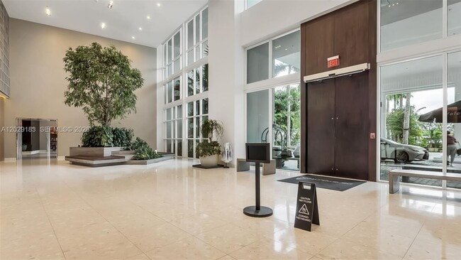 Building Photo - 2020 N Bayshore Dr