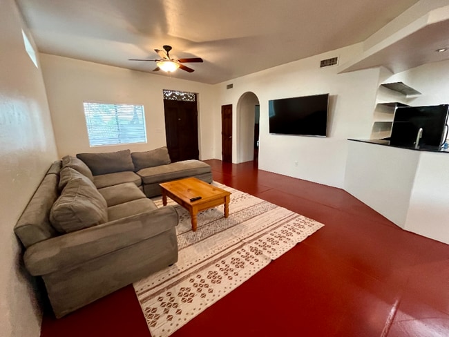 Foto del edificio - 1519 S Tucson Blvd
