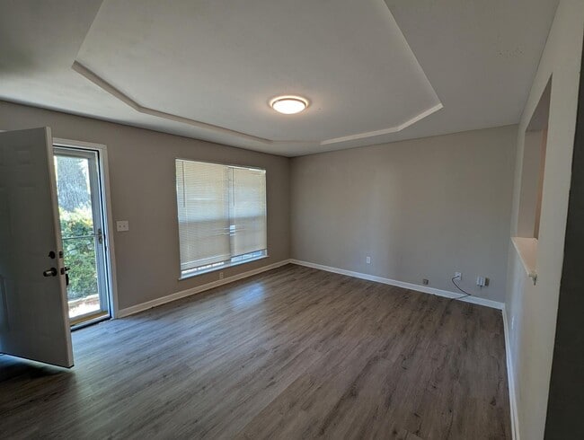 Foto del edificio - Fresh Updates and Flexible Space in Florissant
