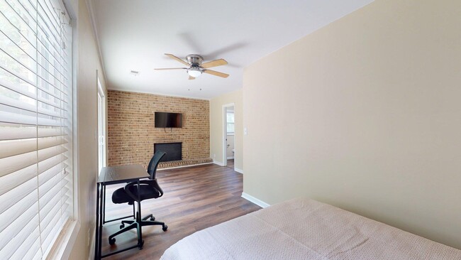 Building Photo - 2897 Leisure Woods Ln