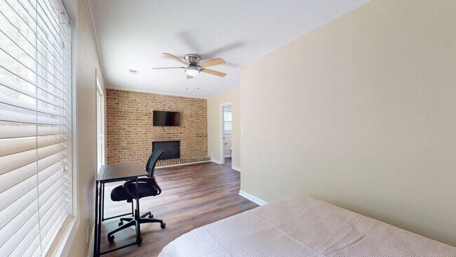 Foto del edificio - 2897 Leisure Woods Ln