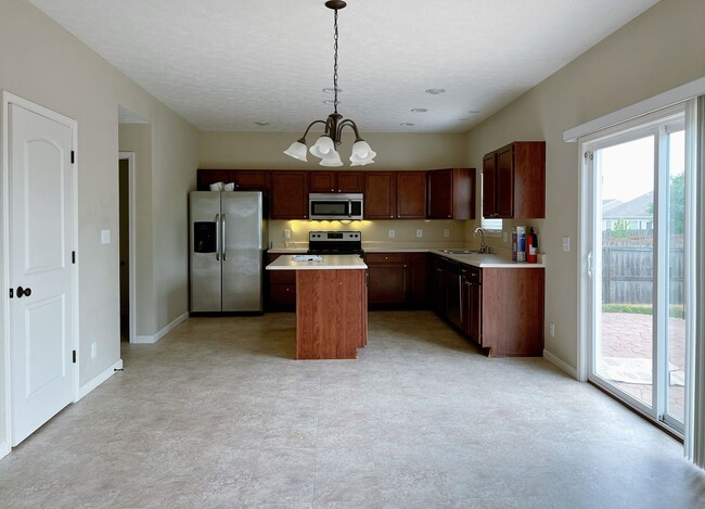 Foto del edificio - Charming 4-Bed Home in Blackthorne Subdivision - Cul-de-Sac Location!