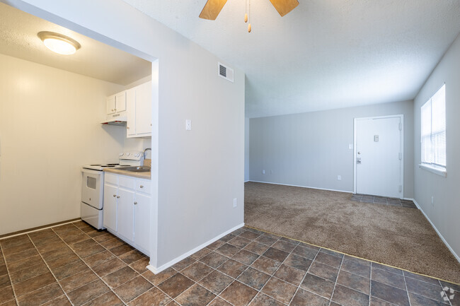 Dining Area - John Abbitt Apartments