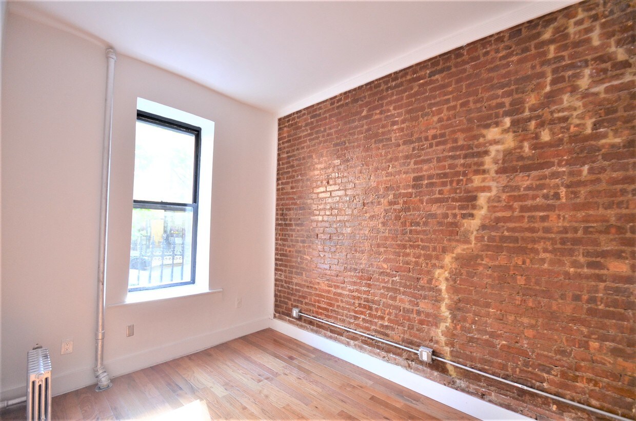 Primary Photo - 510 E 148th St