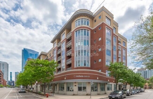 Photo - 657 W Fulton St Apartment