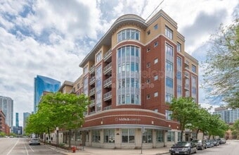 Building Photo - 657 W Fulton St