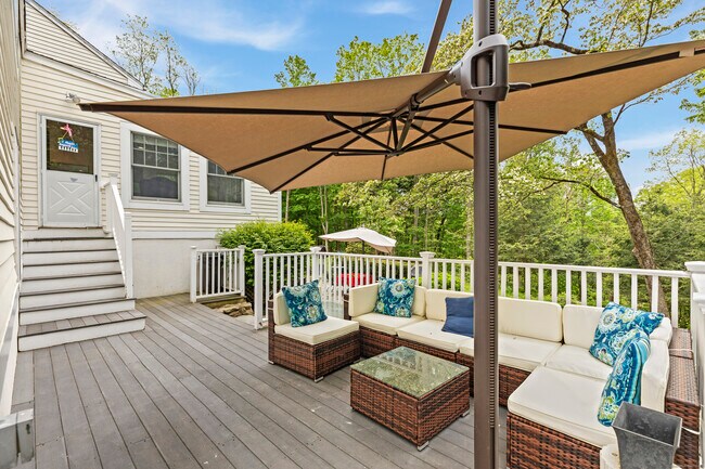 Foto del edificio - 156 Colonial Rd