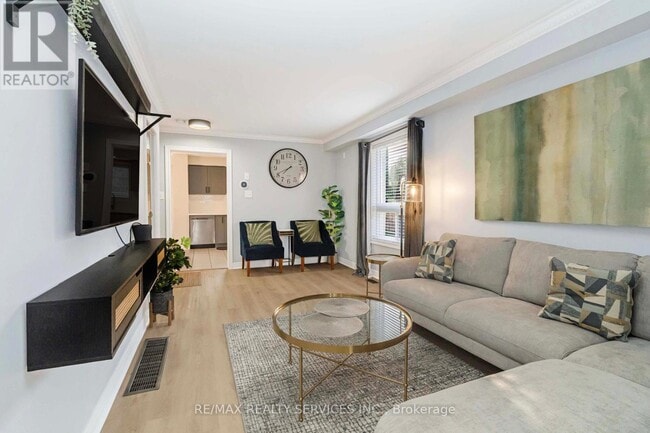 Building Photo - 46 Oakmeadow Dr