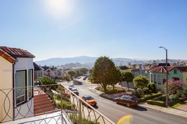 Foto del edificio - 3 Bed / 2 Bath charming home in upscale neighborhood near Glen Park. YouTube Tour!!