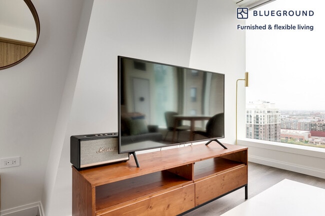 Building Photo - 1000 S Michigan Ave