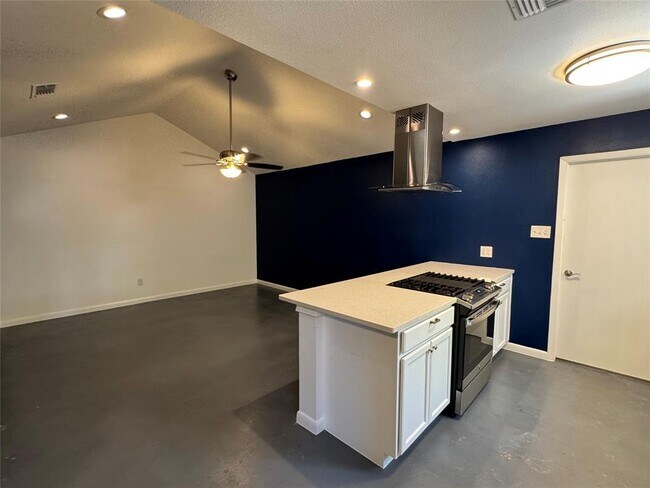Building Photo - 5303 West Gate Blvd