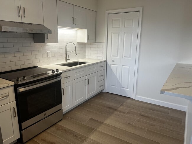 Foto del edificio - 609 NE 6th Ct