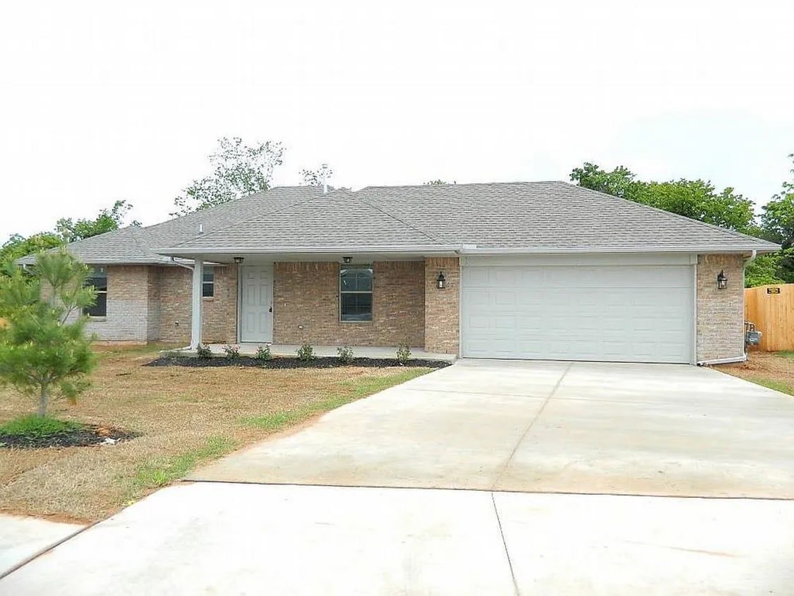 Primary Photo - Beautiful 3 Bed 2 bath Home in Midwest City!