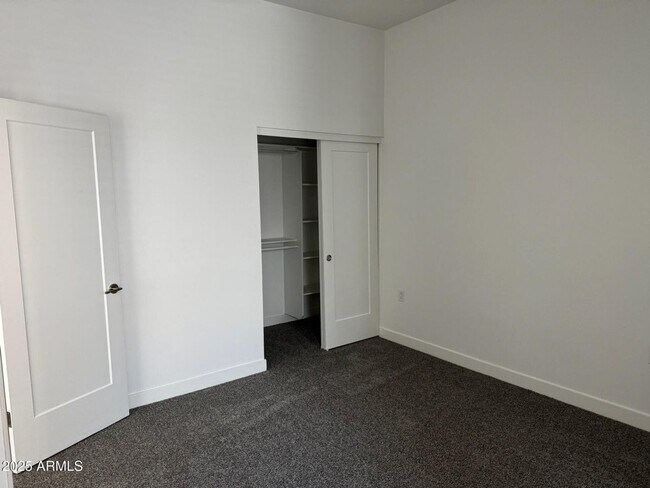 Foto del edificio - Townhome for Rent in the heart of Downtown Phoenix