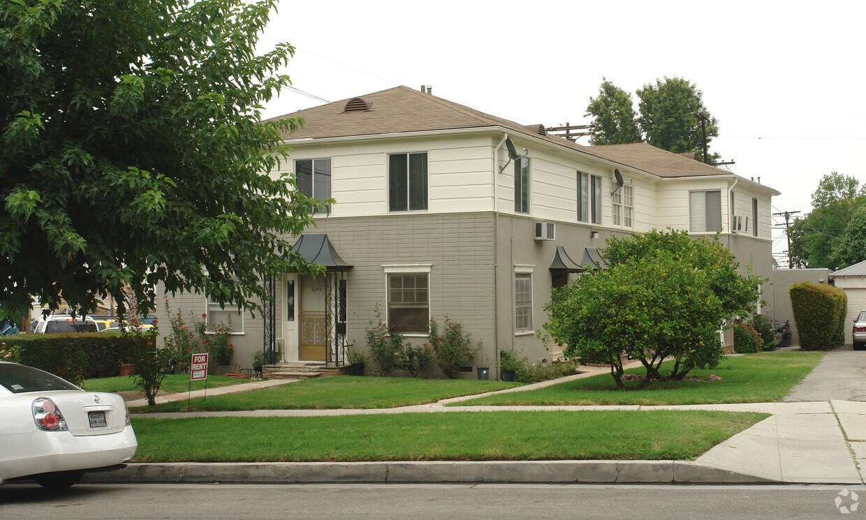 Primary Photo - 4220 Ventura Canyon Ave