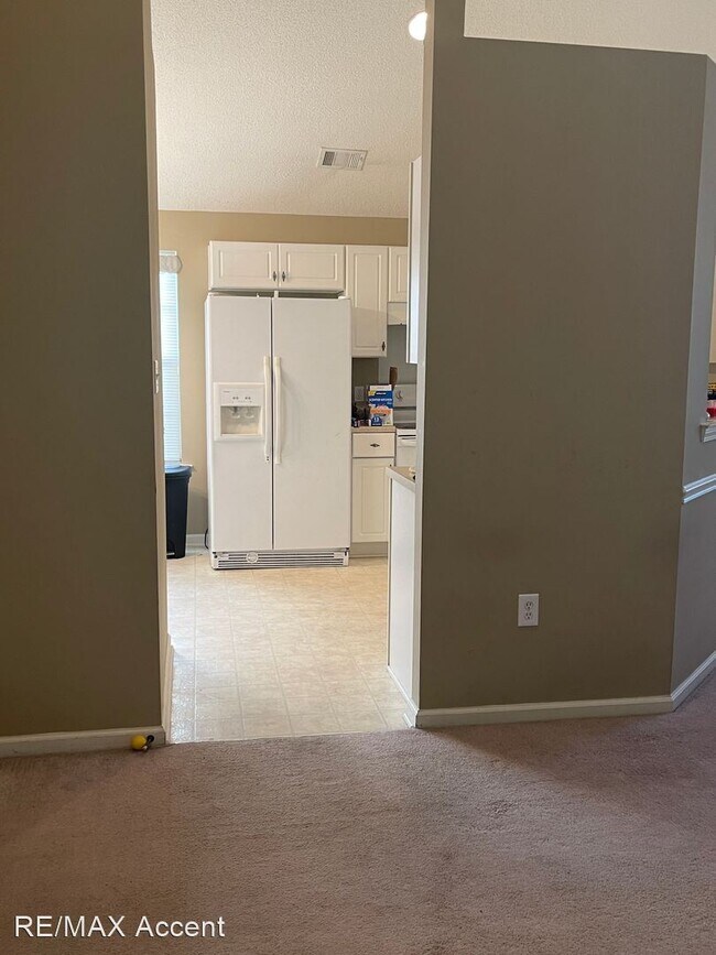 Building Photo - 4 br, 2 bath House - 123 Parkview Rd.