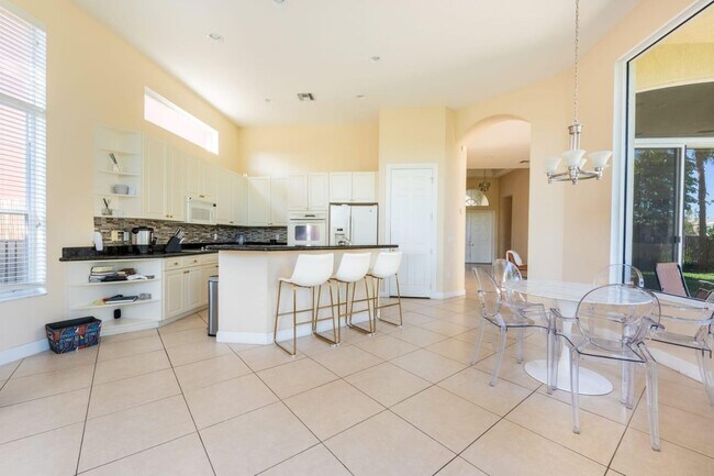Building Photo - 9742 Palma Vista Way