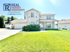 Building Photo - 719 Brundage St