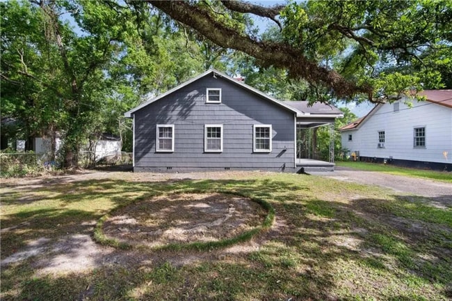 Building Photo - 2068 Victory Ct