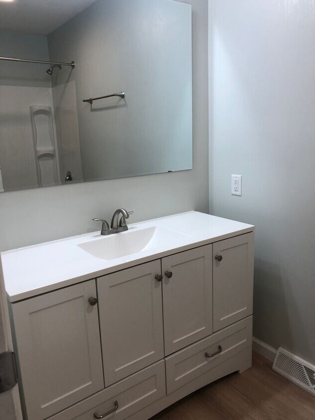 Foto del edificio - 926/928 Sprucewood Ln