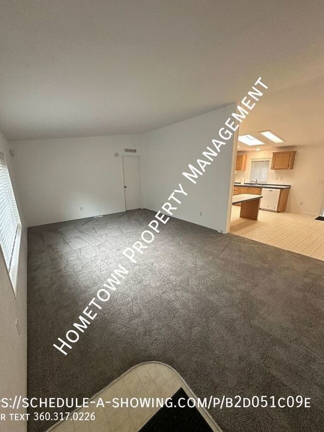 Building Photo - 3 Bedroom, 2 Bath Home on Boston Harbor Ro...